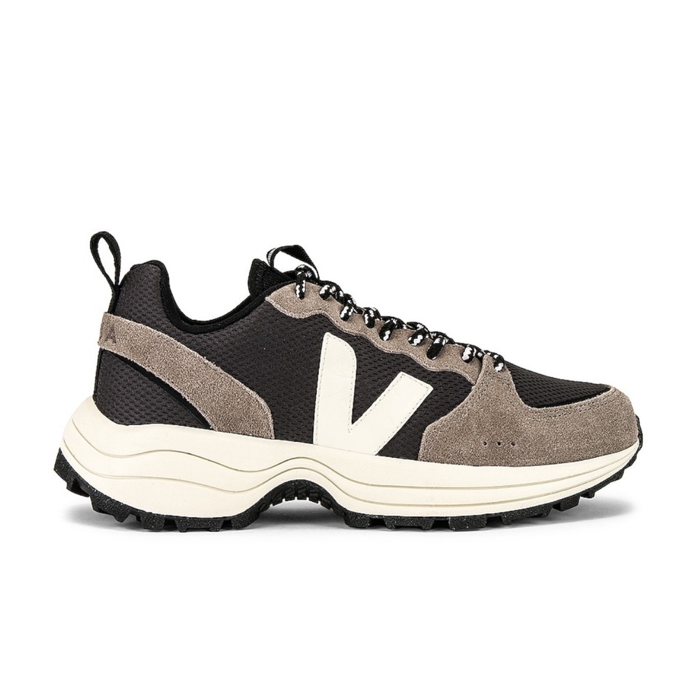 Veja Venturi Sneaker in GrafiteMoonrock